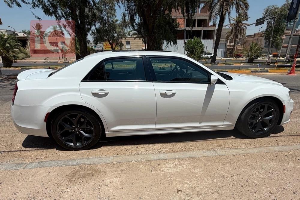 كرايسلر 300